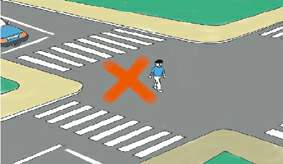 karşıdan karşıya geçen yayalara yol vermek